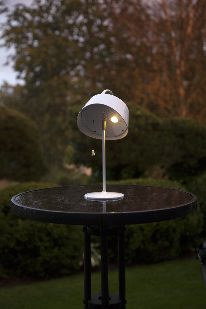Solcellslykta Cervia – Praktisk Bordslampa på Fot